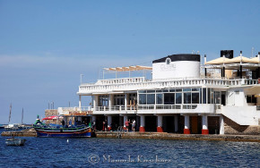 Gillieru Harbour Hotel
